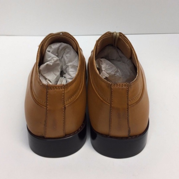 Hugo Vitelli Shoes Hugo Vitelli Boys Tan Dress Shoes Size 4 65